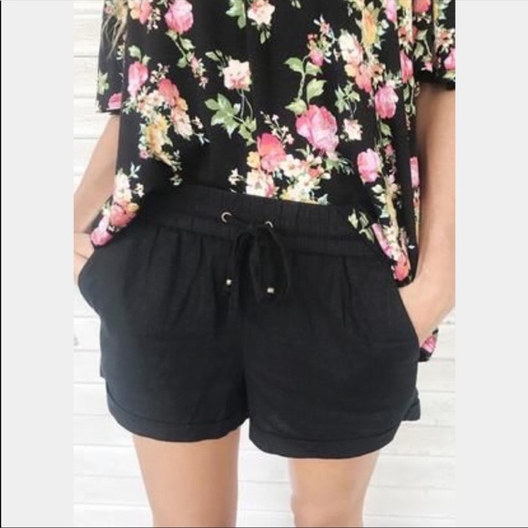 BLACK LINEN BLEND SIDE POCKETS SHORTS - Picture 2 of 6